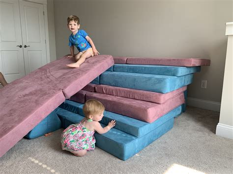 Nugget couch sams - The car port. This is about as big of a fort that you can build with just one Nugget. Not bad! If it keeps falling, prop one end on a couch and the other end with two triangles. This one won't hold much weight on top, but it's fun for playing underneath! This is one case where you need the soft piece on the bottom.